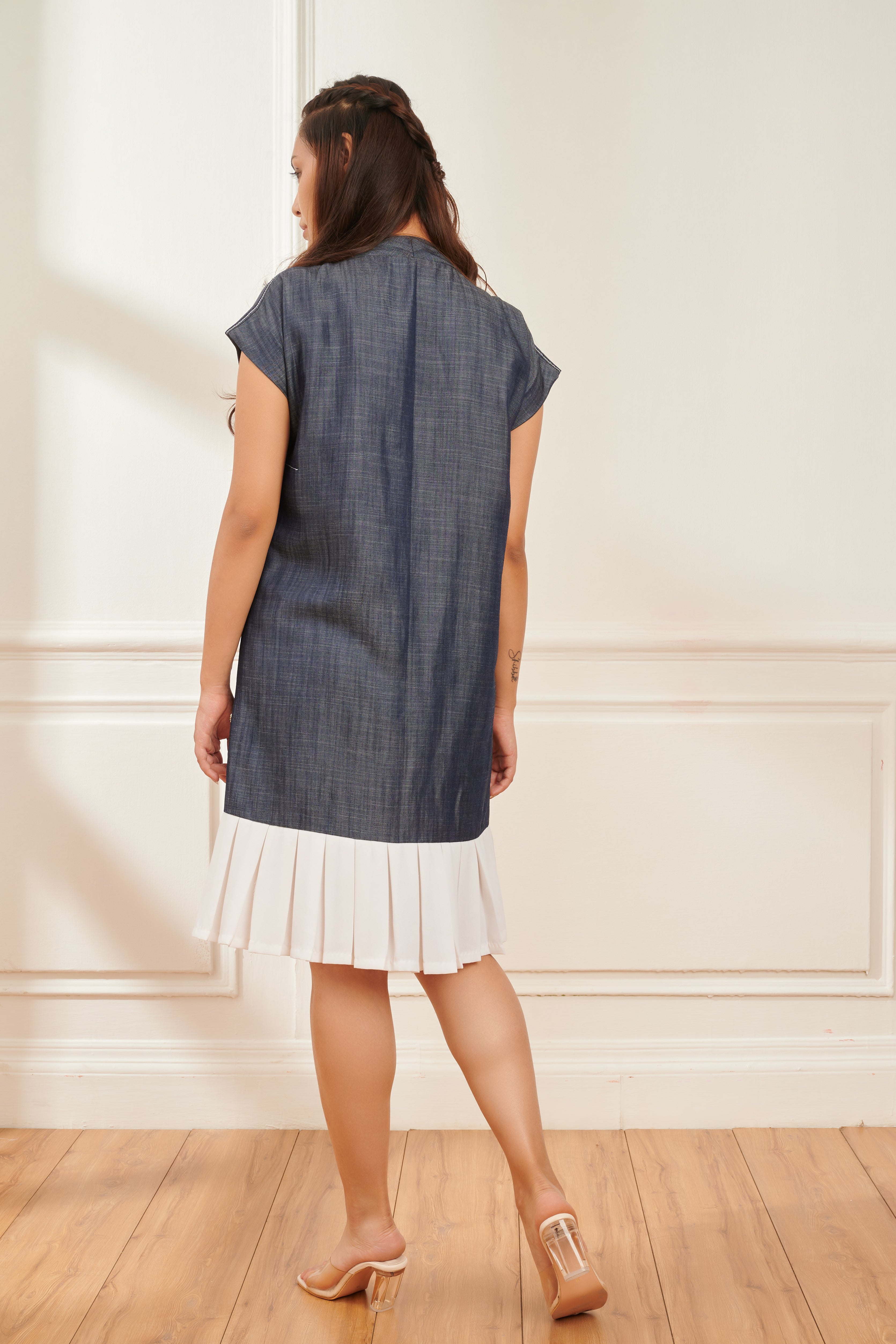 DIVA denim dress with embroidered flowers