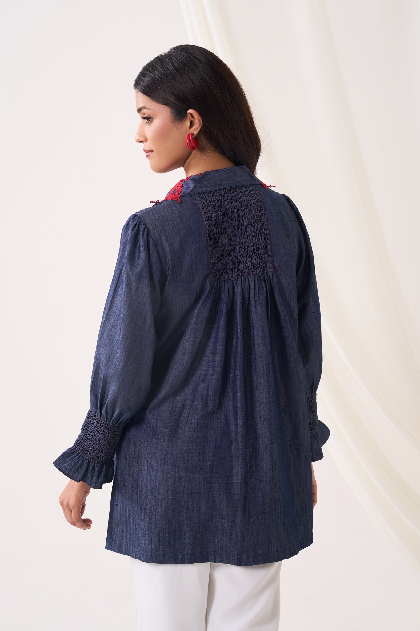 SMOCK DENIM TOP