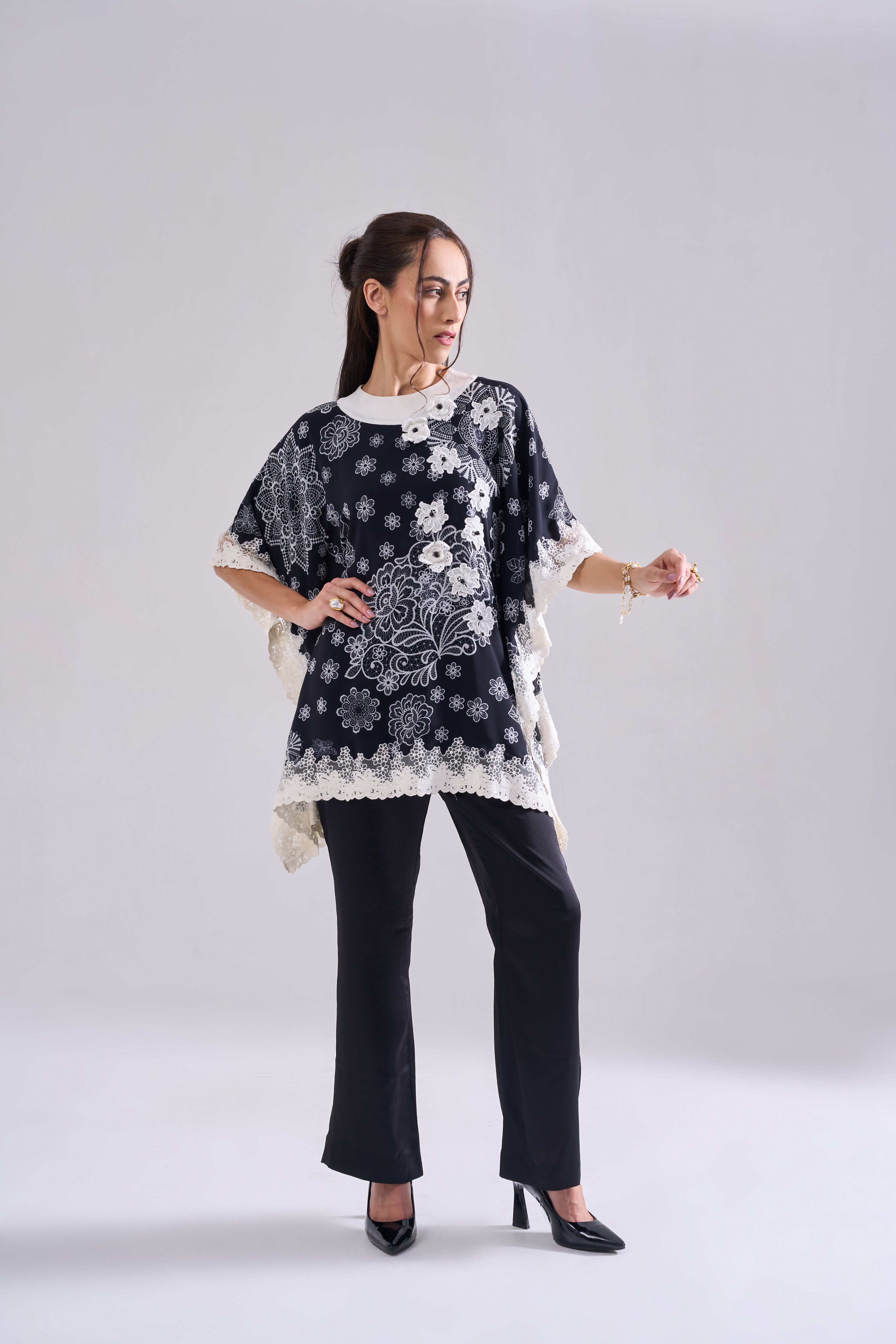 LUNA LACEWORK KAFTAN TOP