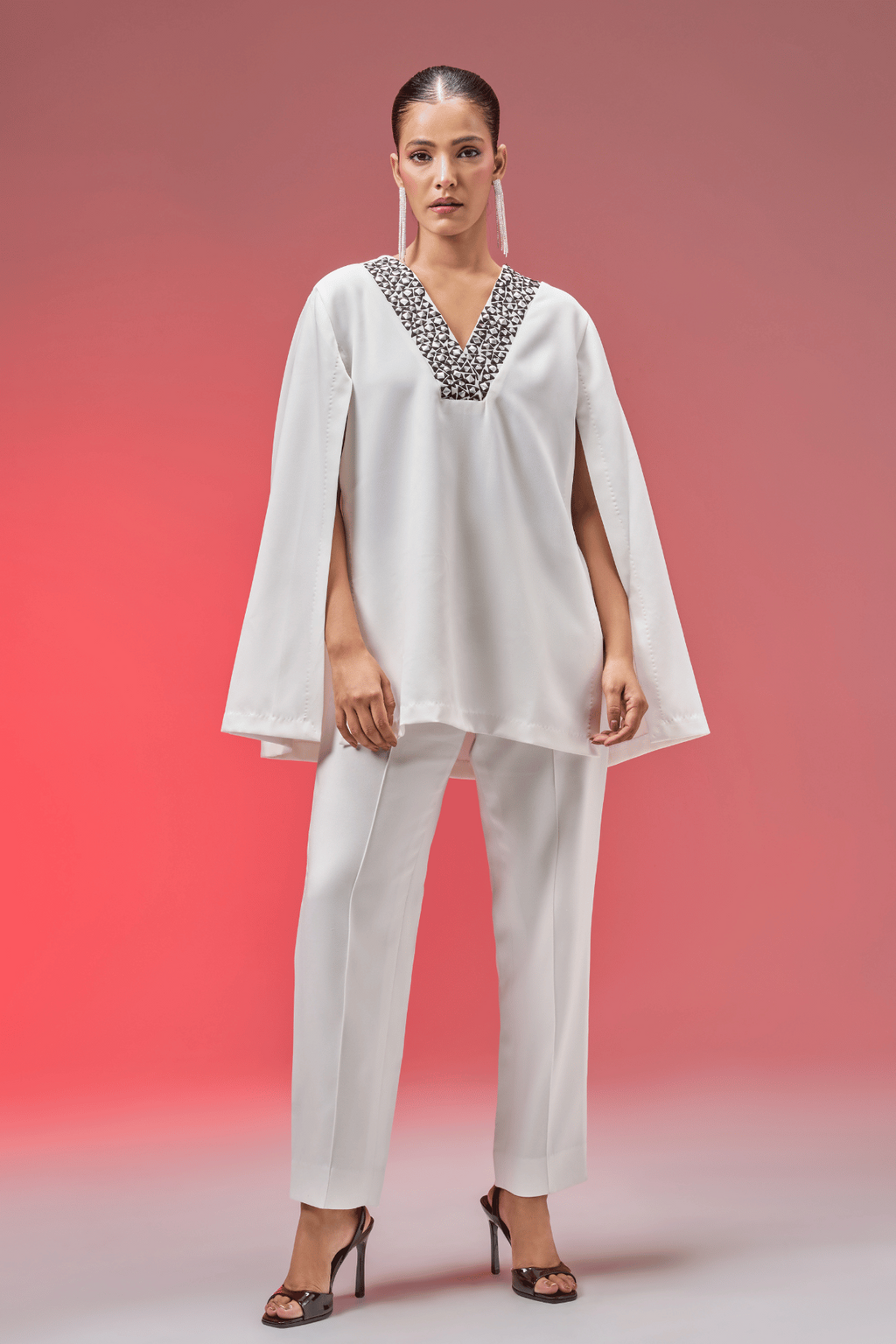 MIRROR WHITE CAPE