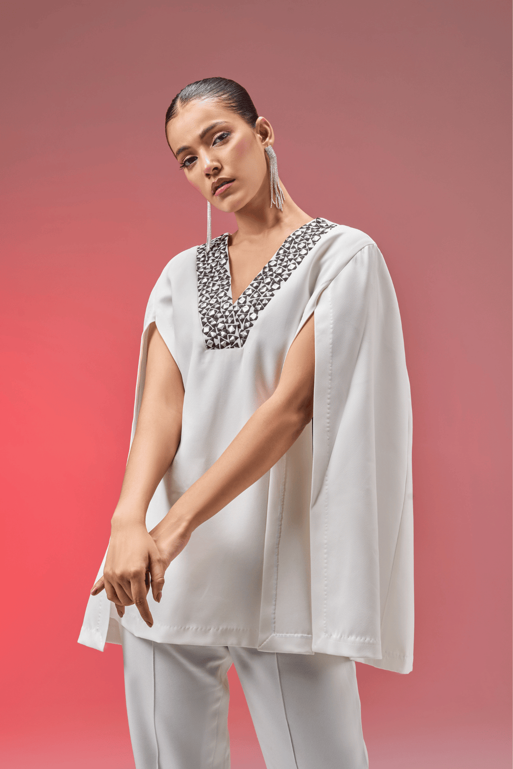 MIRROR WHITE CAPE