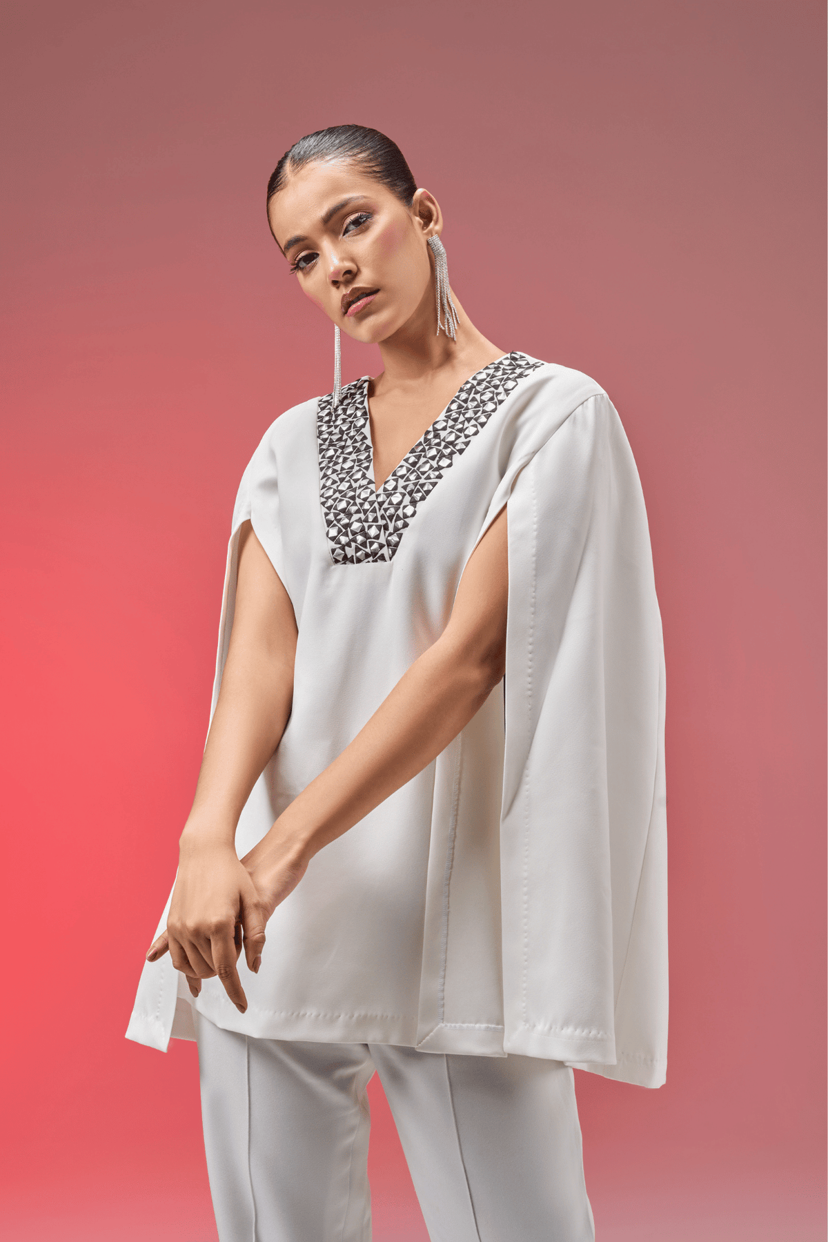MIRROR WHITE CAPE