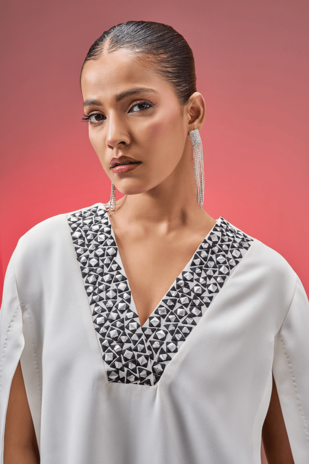 MIRROR WHITE CAPE